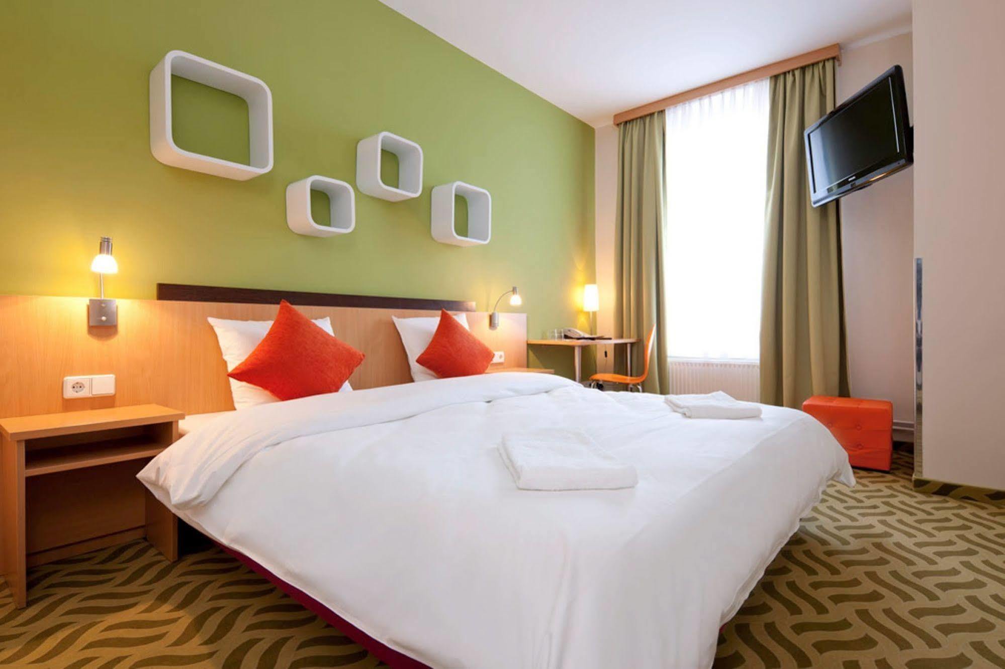 Ibis Styles Berlin City Ost Extérieur photo